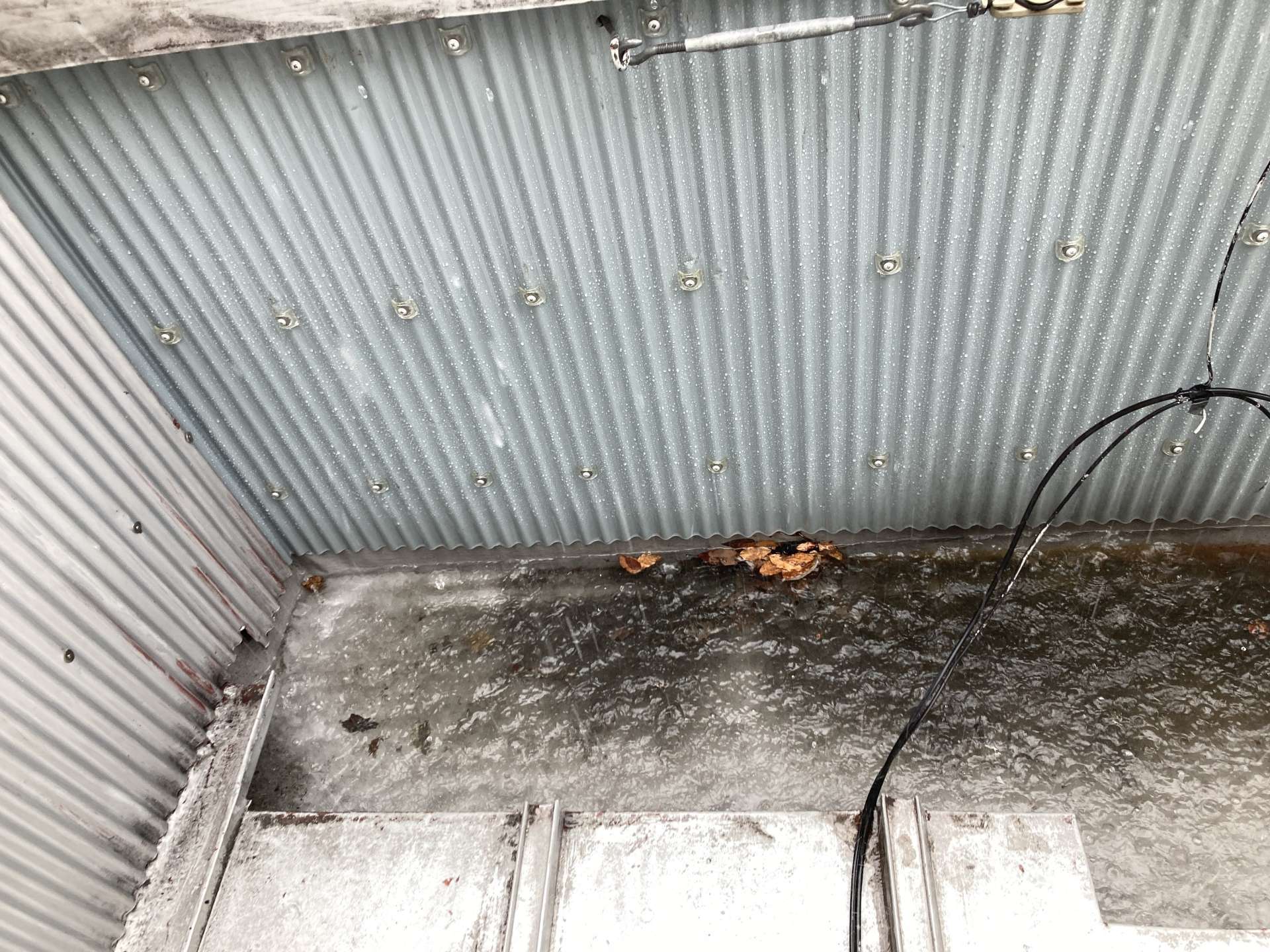 施工事例　屋根防水の点検