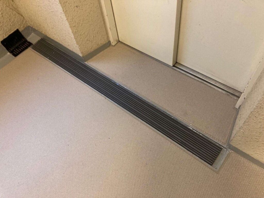 マンション屋内廊下、長尺シート防水工事 施工後