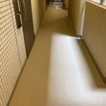 マンション屋内廊下、長尺シート防水工事 工事写真