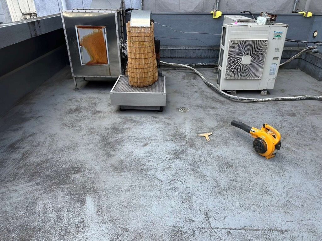 屋上のウレタン防水通気緩衝工法 工事写真
