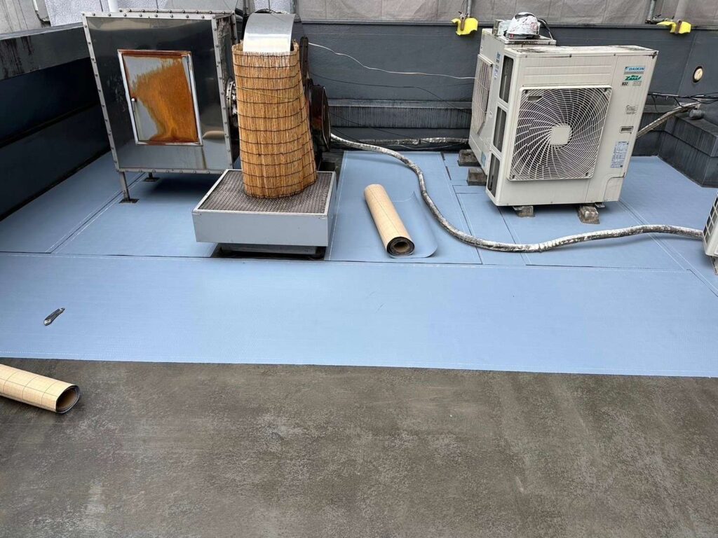 屋上のウレタン防水通気緩衝工法 工事写真