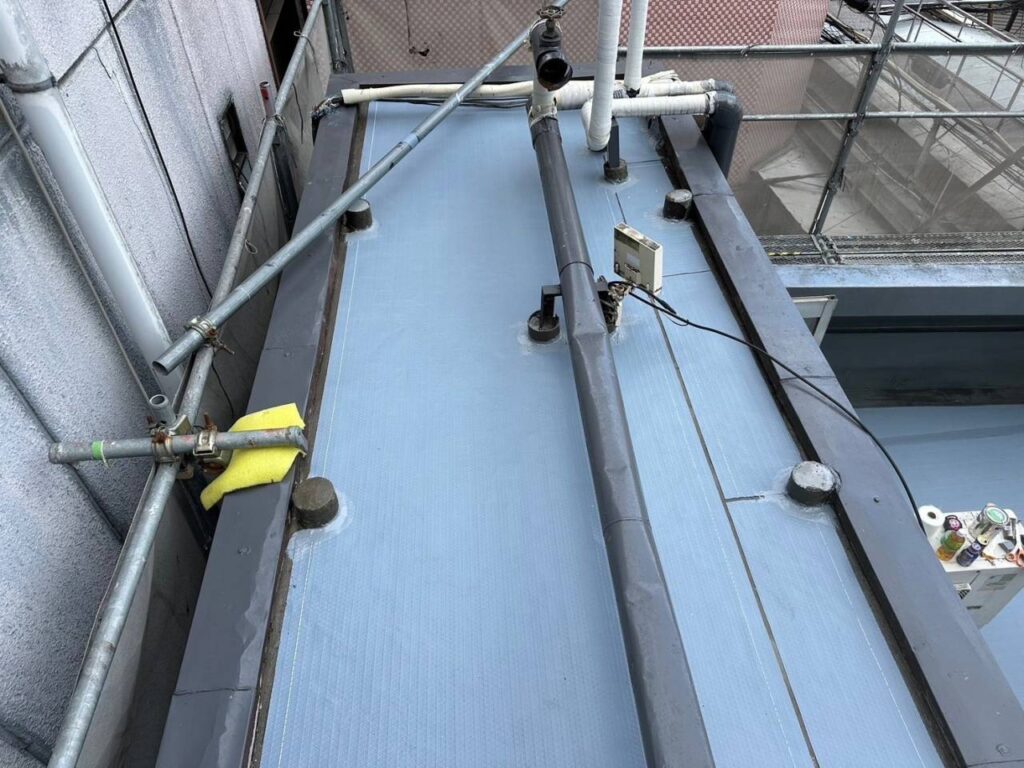 屋上のウレタン防水通気緩衝工法 工事写真