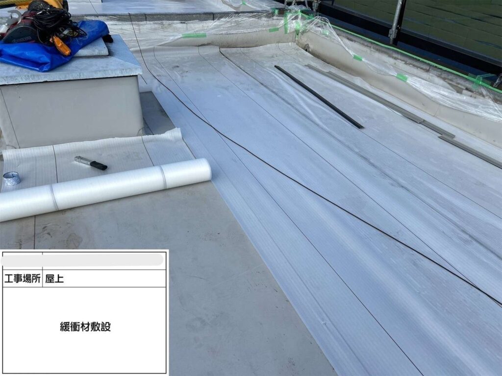 吹田市　会社ビル屋上塩ビシート防水工事 工事写真